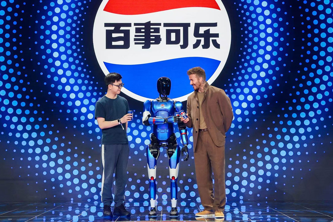NG相信品牌的力量机器人携手百事中国共创“百事蓝宝” 共燃渴望新章